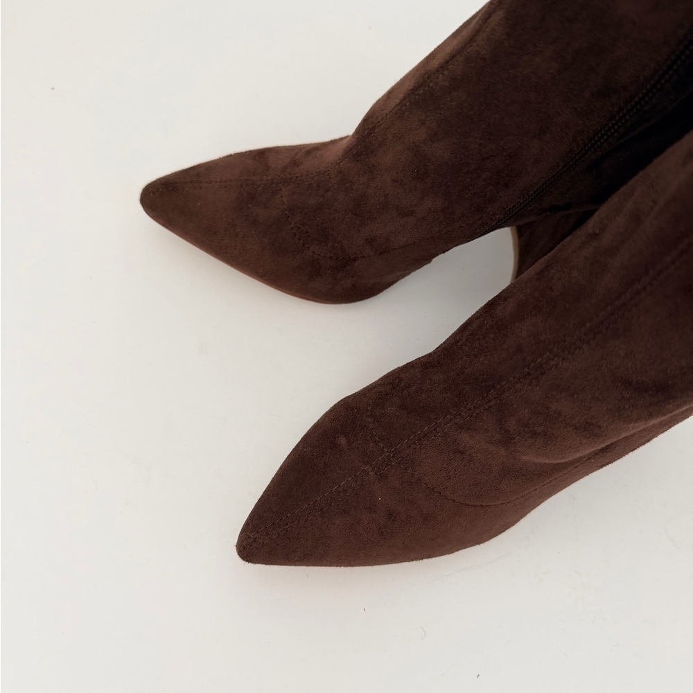 Steve Madden Falona Brown Stretch Moleskin Heeled Ankle Booties sz 7 Pointed Toe - Picture 2 of 7